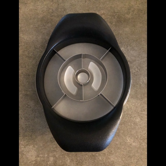 Pampered Chef Kitchen Pampered Chef Pineapple Slicer Poshmark